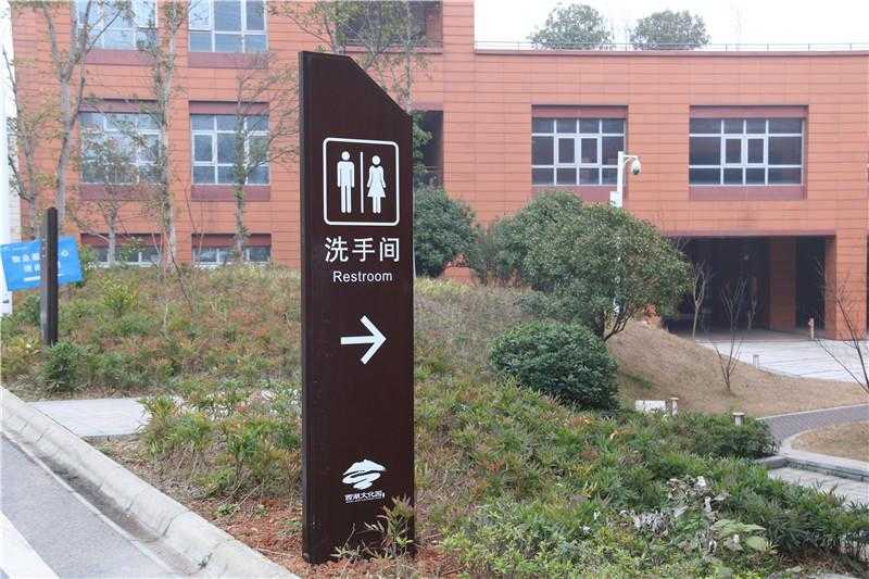在標識設計中，箭頭起到什么作用呢？
